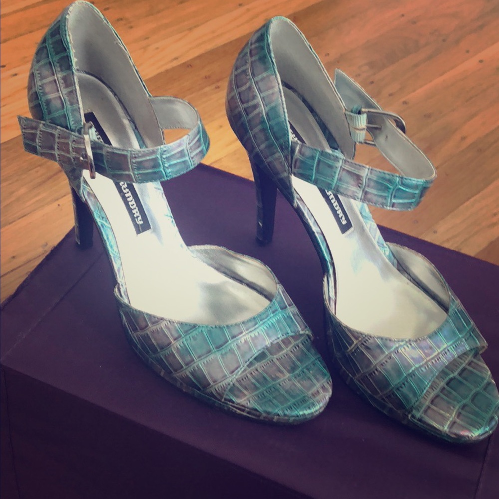 turquoise and grey alligator heels